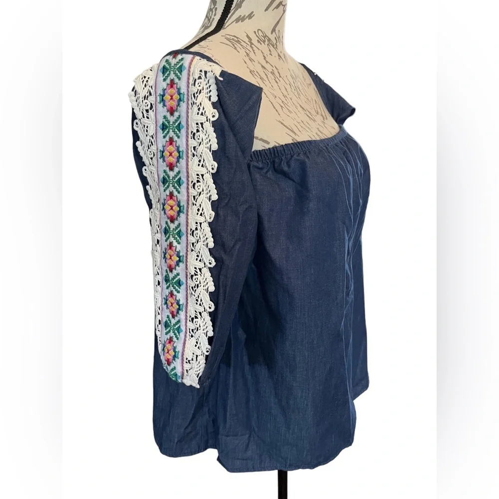 NWOT VaVa by Joy Han Blue Chambray Off Shoulder Embroidered Sleeve Blouse Large - Picture 2 of 16